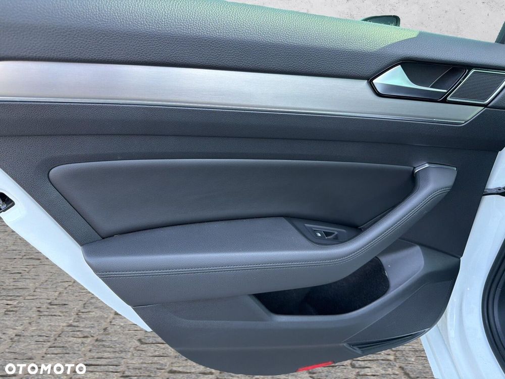 Volkswagen Passat 1.5 TSI EVO Highline DSG - 30