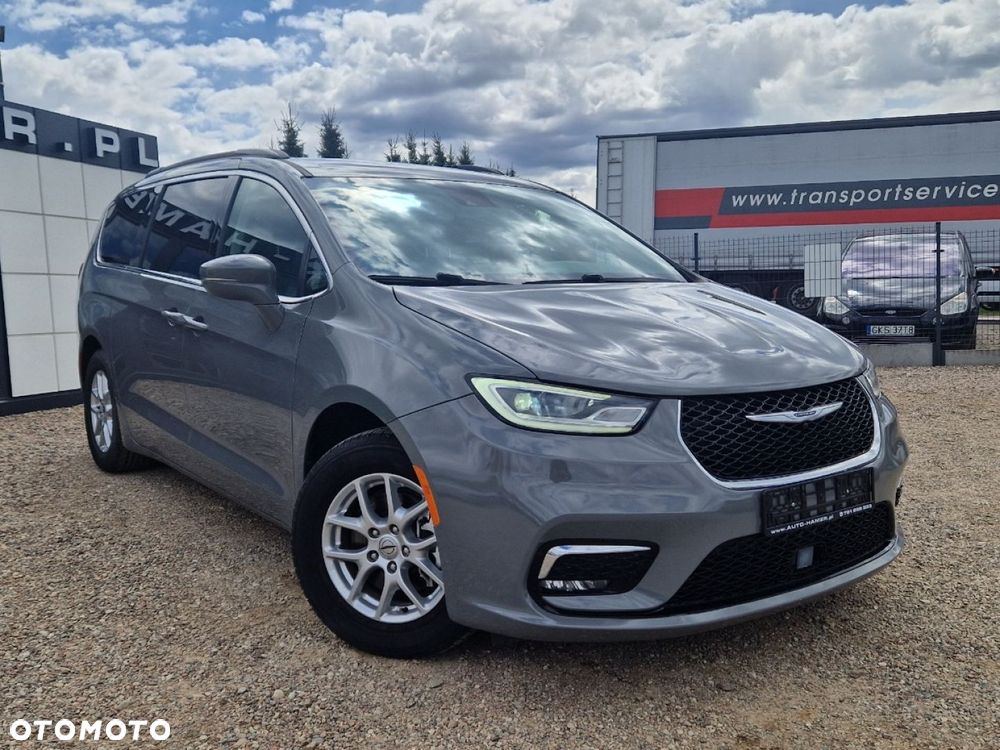 Chrysler Pacifica - 4