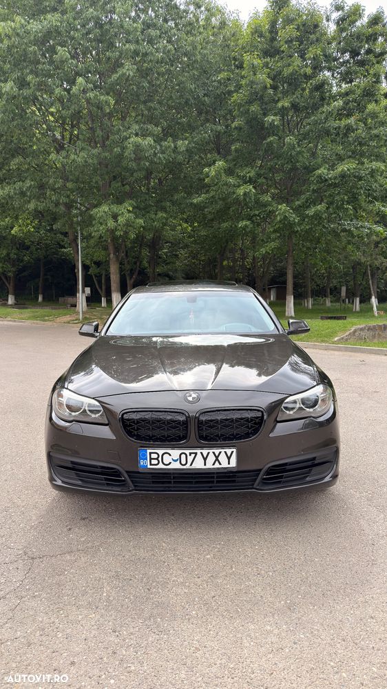 BMW Seria 5 525d xDrive AT - 2
