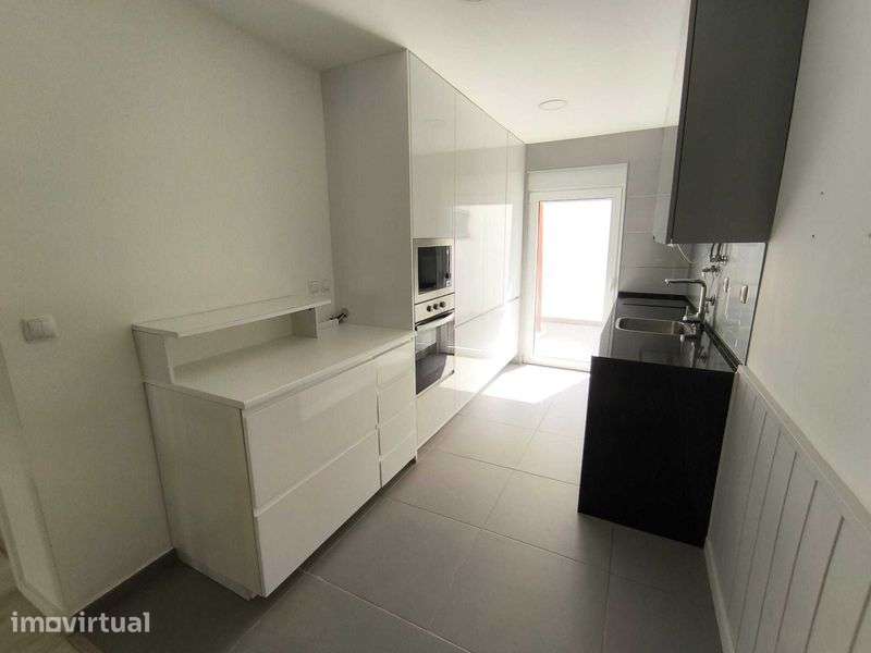 Arrenda-se apartamento T2 no centro histórico em setúbal - Grande imagem: 4/12