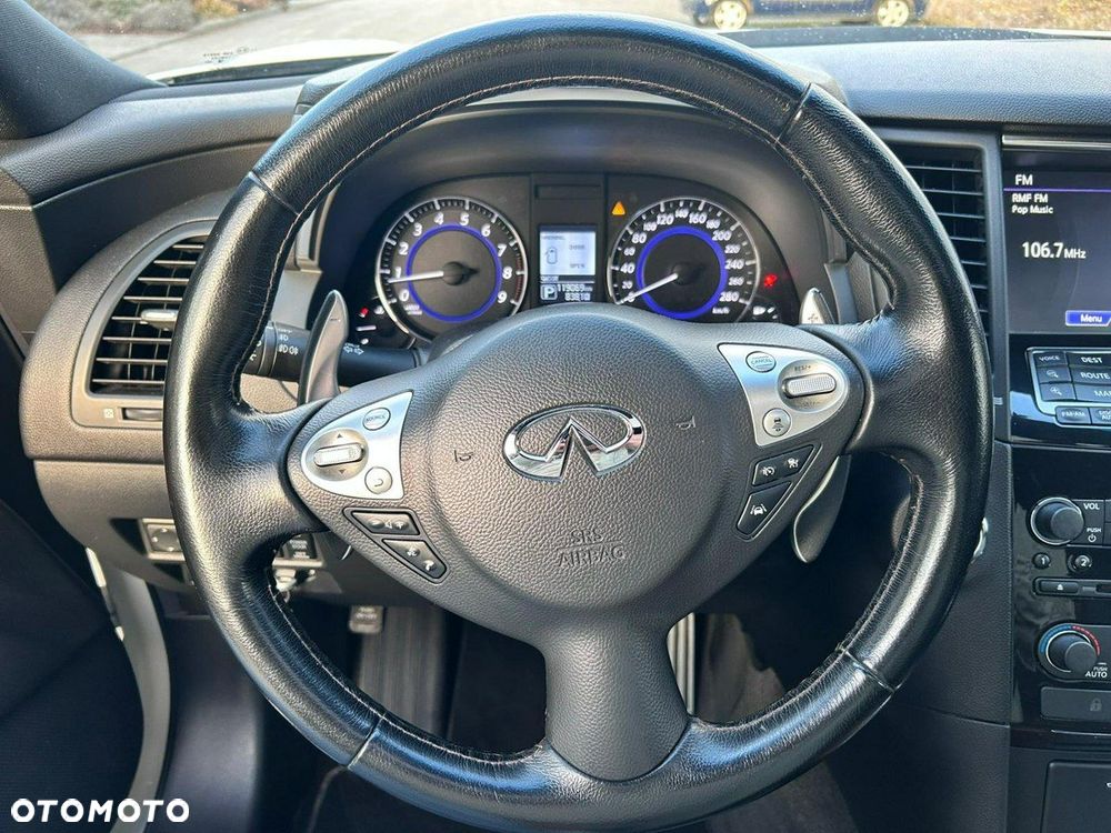 Infiniti QX70 3.7 AWD S Premium - 9