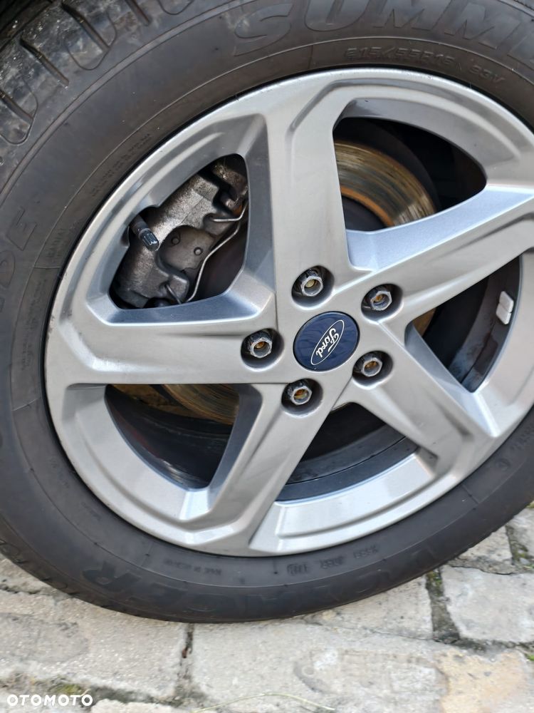 Ford Grand C-MAX - 23