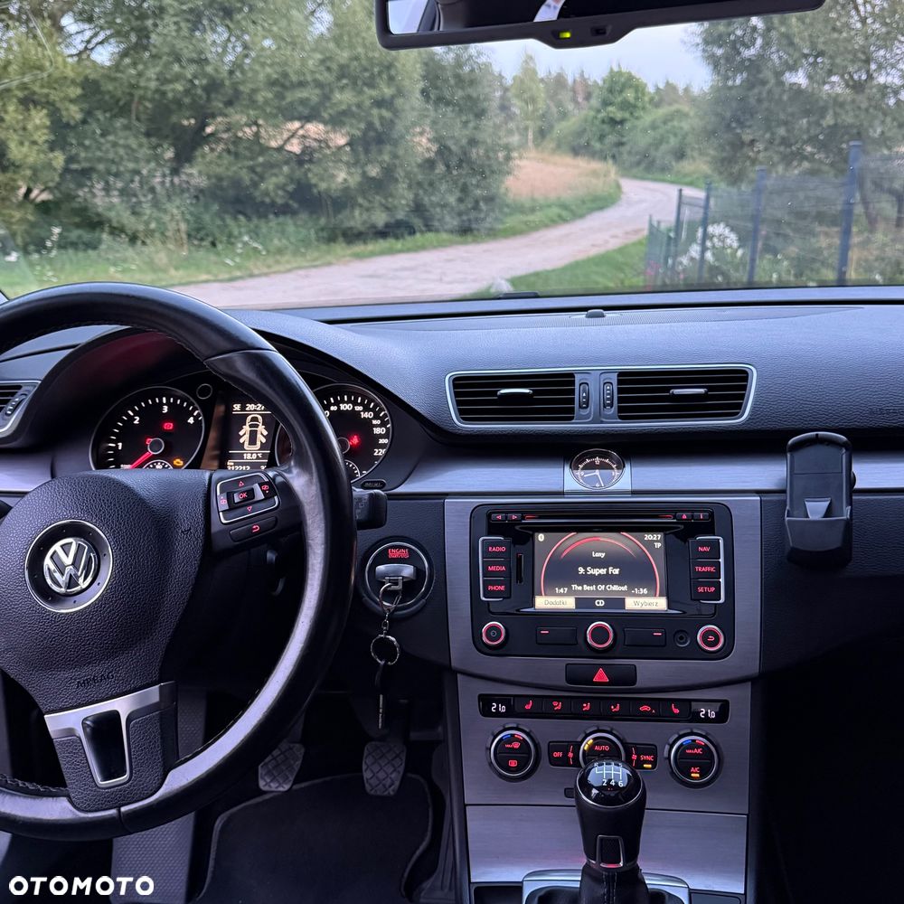 Volkswagen Passat 2.0 TDI Comfortline - 10