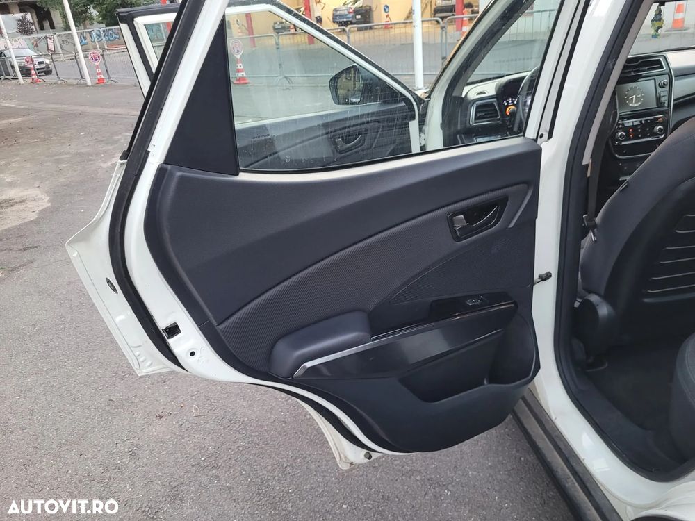 SsangYong Tivoli 1.5L GDI  Turbo STD - 20