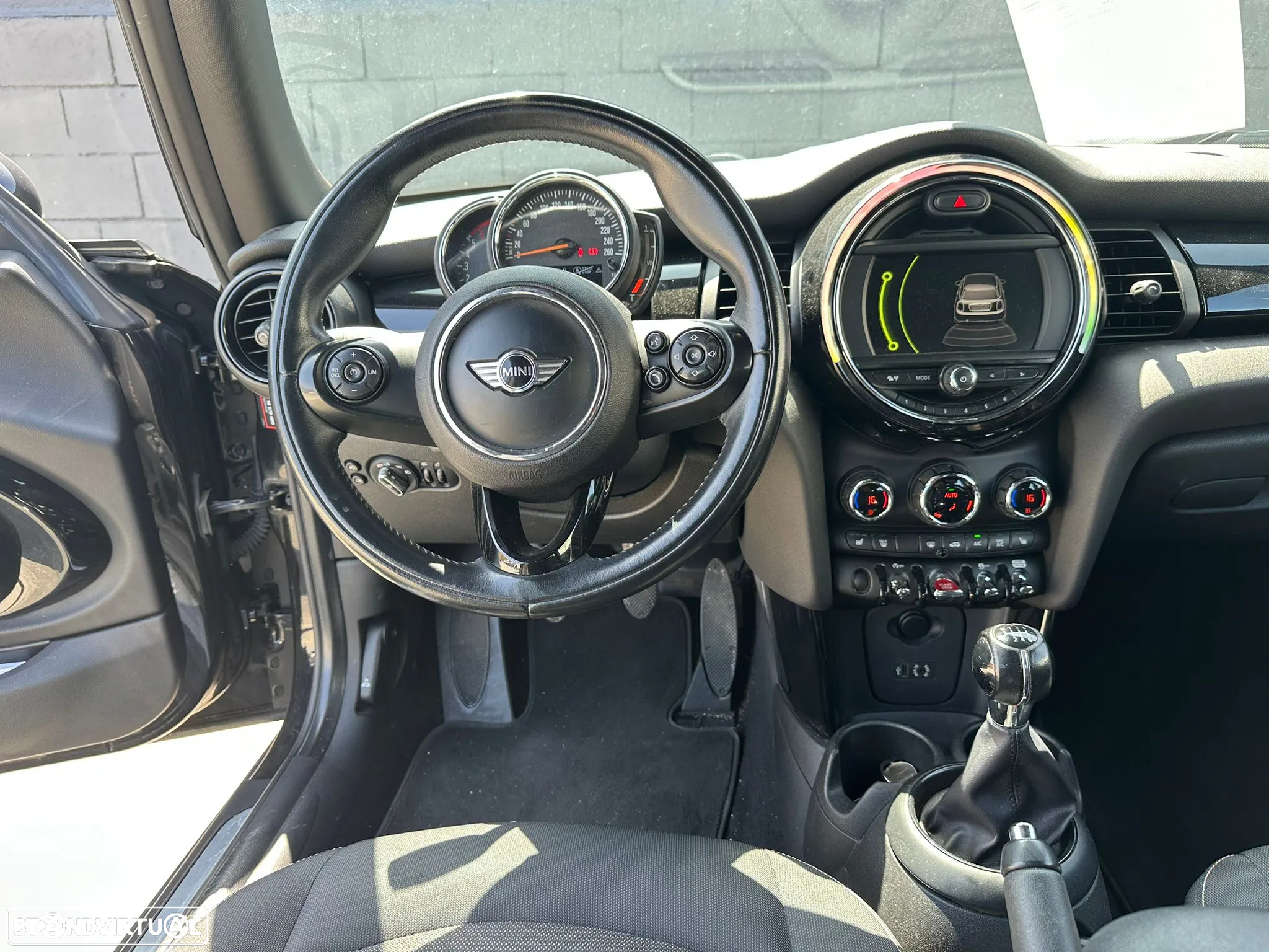 MINI 3 Portas One D - 11
