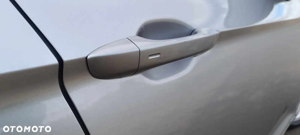 Volkswagen Passat 2.0 TDI SCR Style DSG - 19