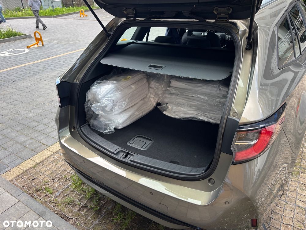 Toyota Corolla 2.0 Hybrid Comfort - 25