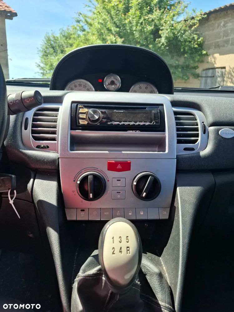 Lancia Ypsilon - 8