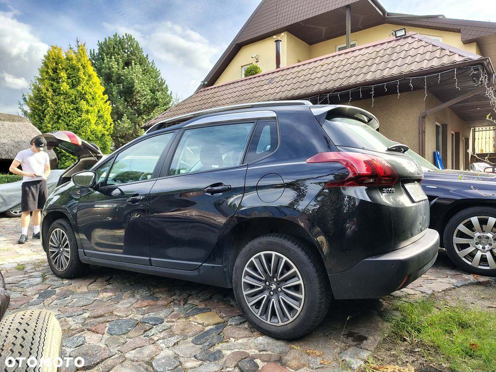 Peugeot 2008 1.2 Pure Tech Active S&S - 8