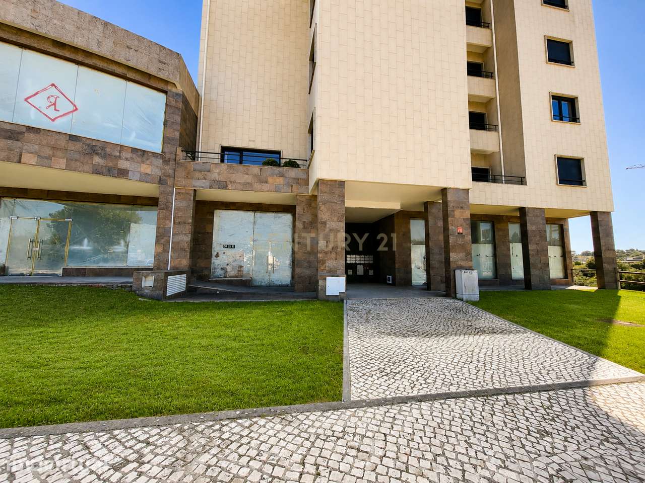 Loja Nova em Torres Novas com Garagem e Localização Central - Grande imagem: 5/7