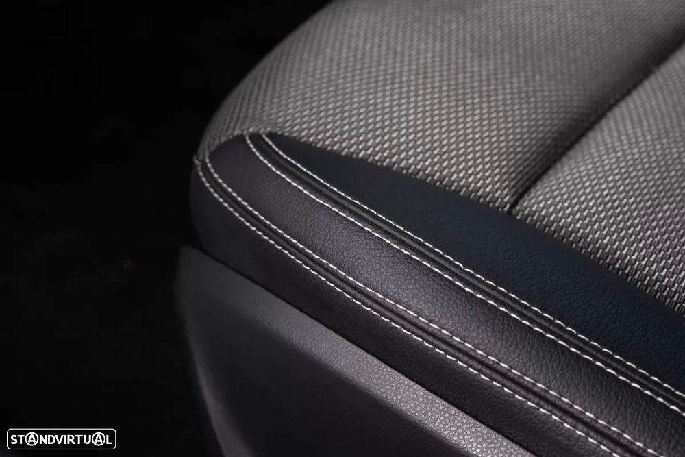 Mercedes-Benz CLA 180 d Shooting Brake - 11