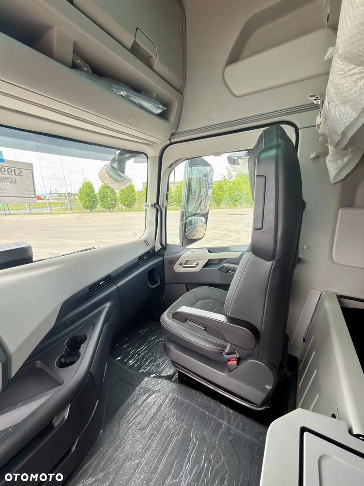 Ford F-MAX - 21