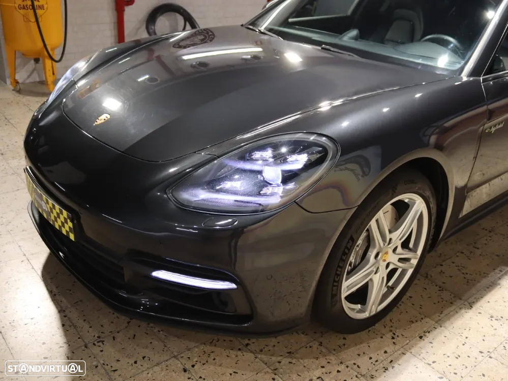Porsche Panamera 4 E-Hybrid - 39