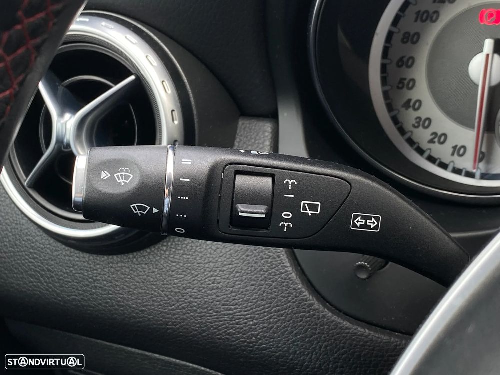 Mercedes-Benz GLA 220 d 4Matic 7G-DCT AMG Line - 14