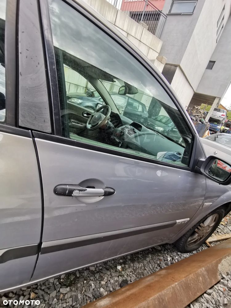 Drzwi przód prawy Renault Megane II 2003r MV632 - 4