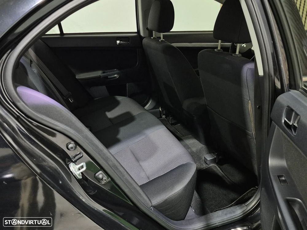 Mitsubishi Lancer 1.5 Inform - 16