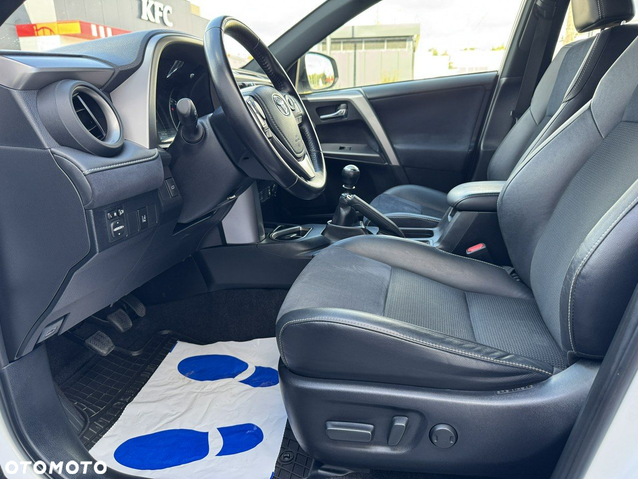 Toyota RAV4 2.0 D-4D Premium 4x2 - 19