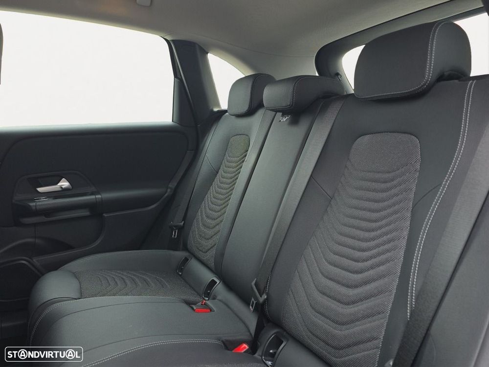 Mercedes-Benz B 180 - 16