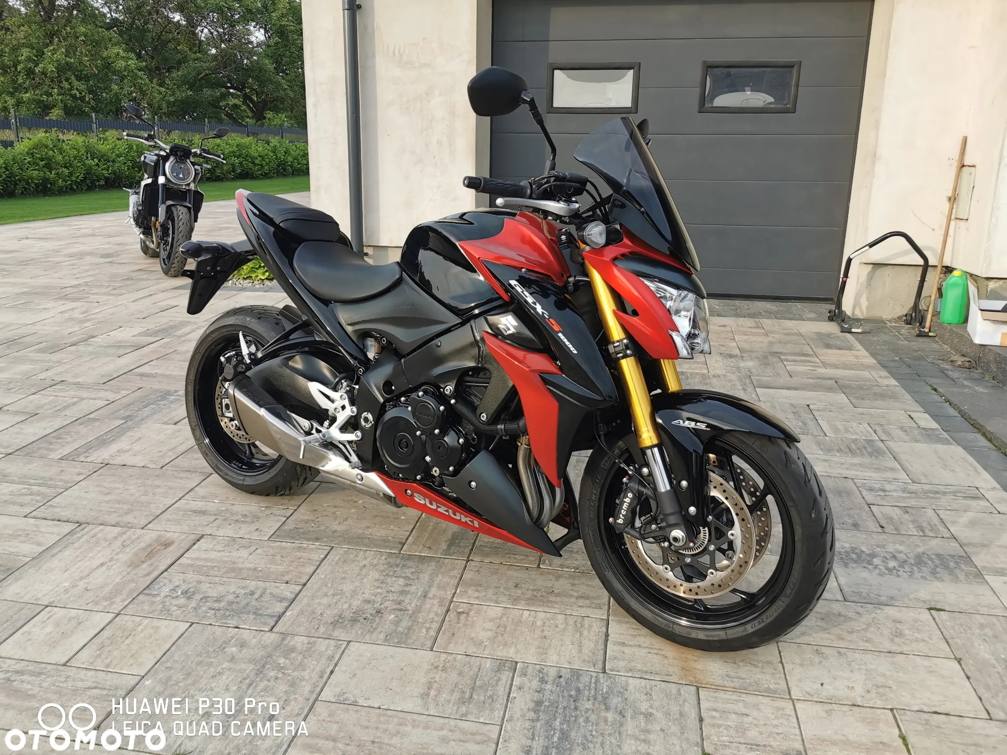 Suzuki GSX - 34