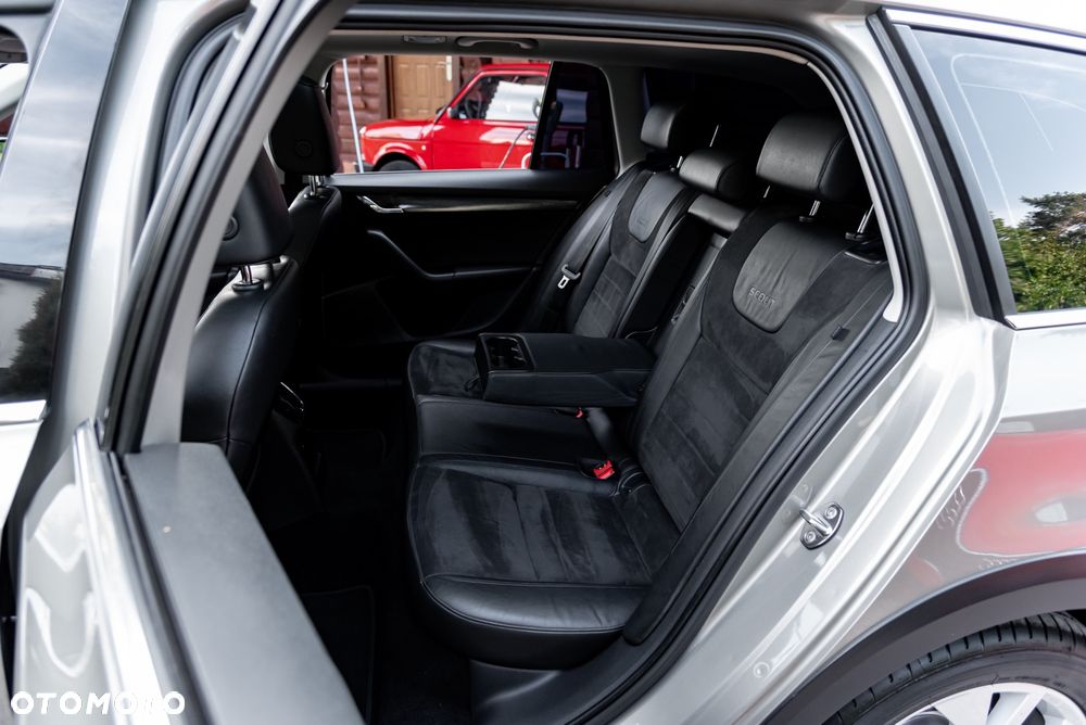 Skoda Octavia 2.0 TDI 4x4 DSG Scout - 19