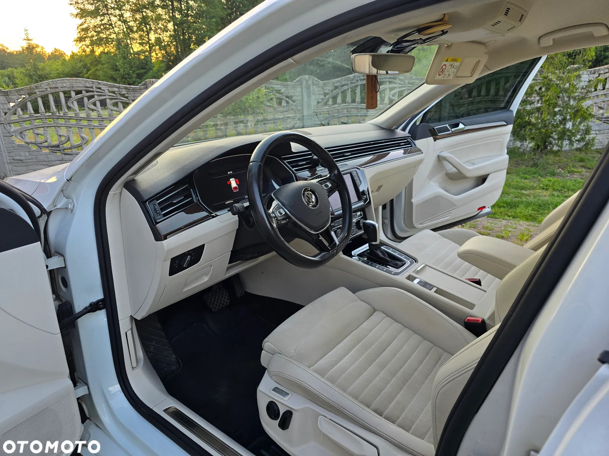 Volkswagen Passat 2.0 TDI Bi-Turbo BMT 4Mot Highline DSG - 11