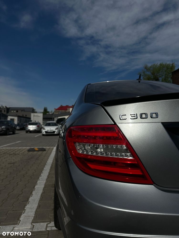 Mercedes-Benz Klasa C 280 Avantgarde 4-Matic - 8
