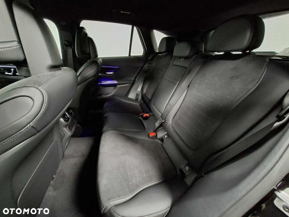 Mercedes-Benz GLC - 24