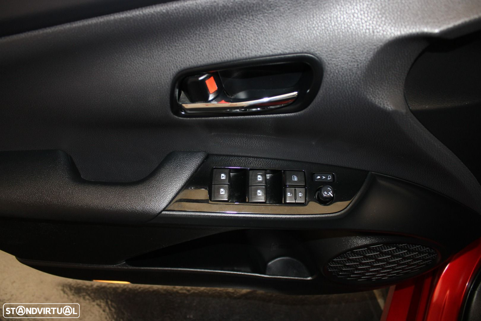 Toyota Prius 1.8 Luxury Pele - 21