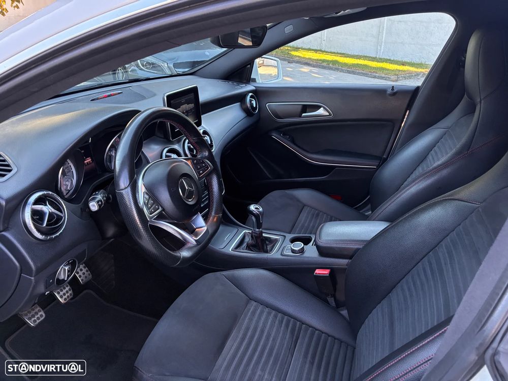 Mercedes-Benz CLA 180 AMG Line - 3
