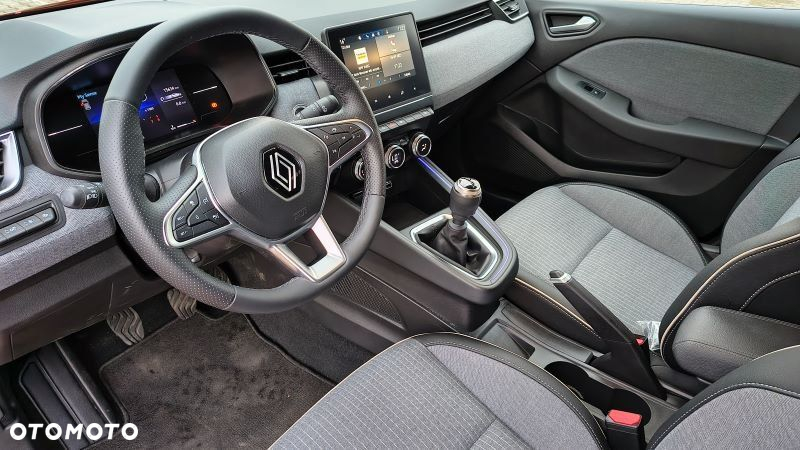 Renault Clio - 10