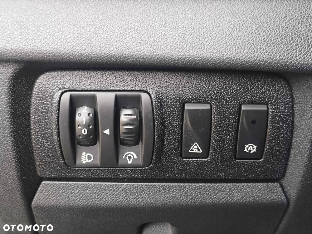 Renault Megane ENERGY dCi 110 Start & Stop Paris Business - 40