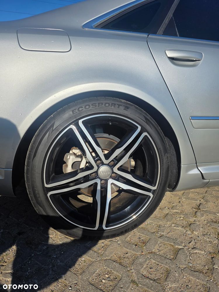 Audi A8 - 12