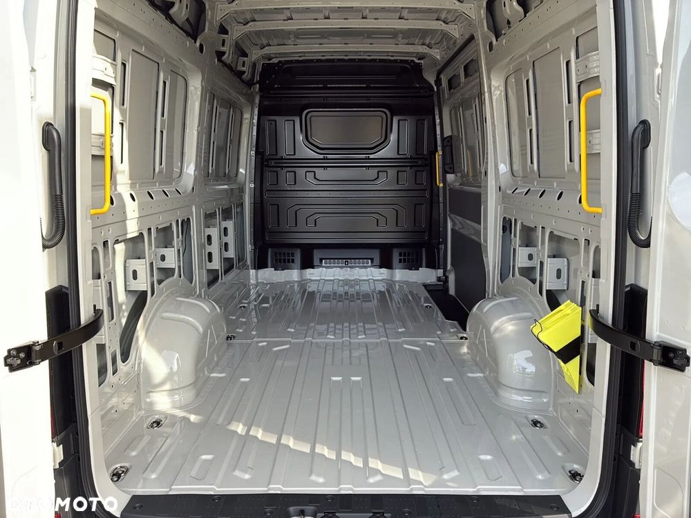 Volkswagen Crafter 35 Furgon AUTOMAT/L3H3, 2.0TDI 177KM, Wysoki dach, r.o. 3640 - 23