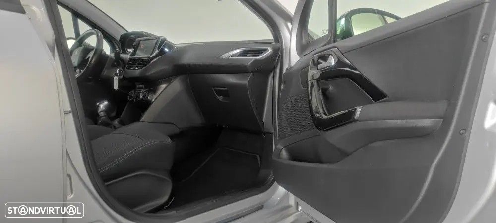Peugeot 208 1.2 PureTech Style - 22