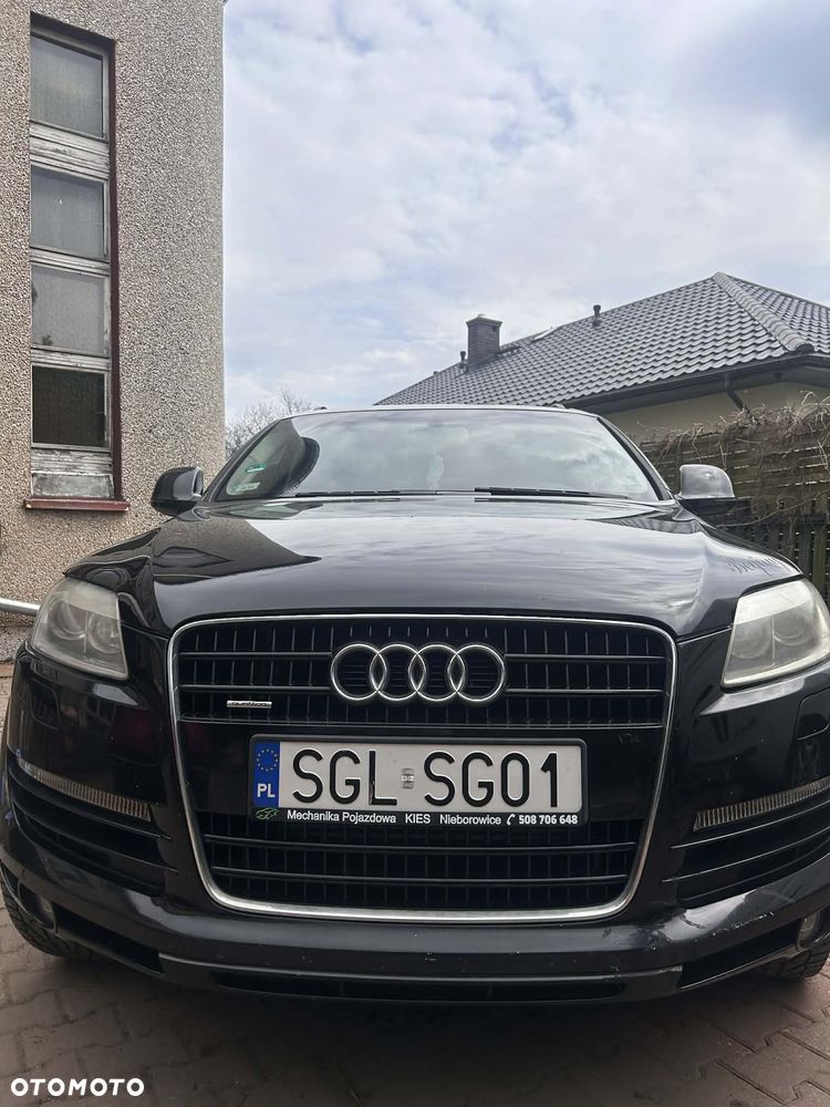 Audi Q7 - 1