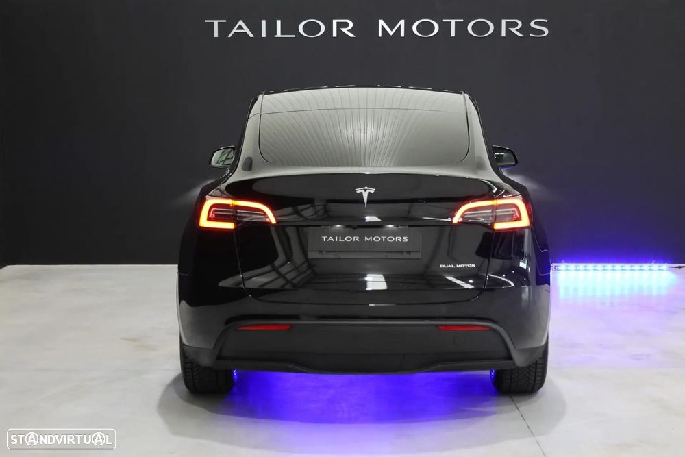Tesla Model Y Long Range Dual Motor AWD - 13
