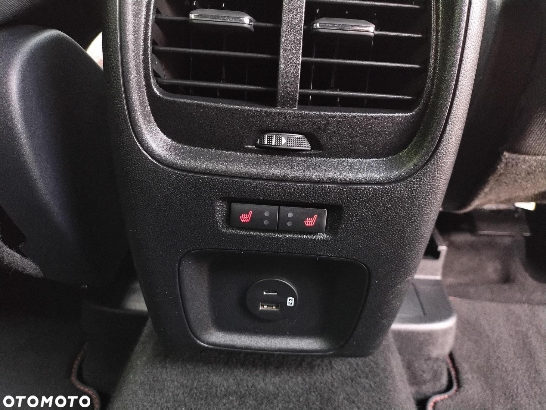 Ford Kuga 1.5 EcoBoost FWD ST-Line - 28