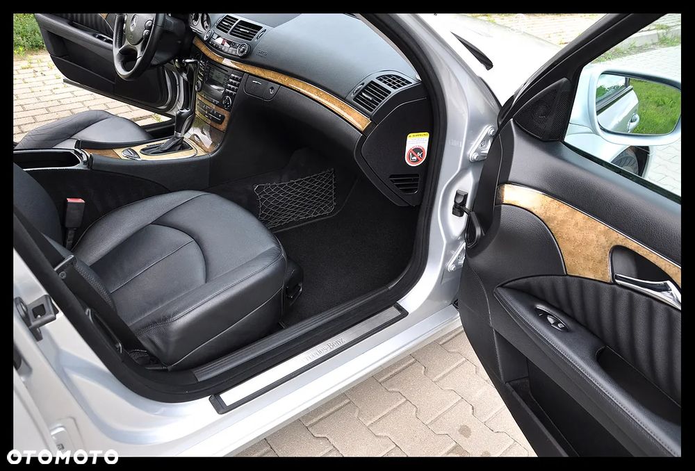Mercedes-Benz Klasa E 320 CDI 7G-TRONIC Avantgarde - 28