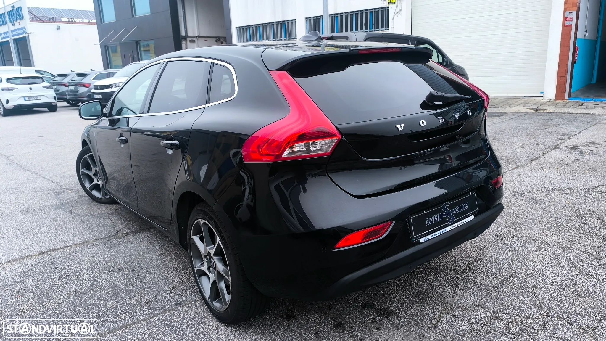 Volvo V40 1.6 D2 VOR Powershift - 8