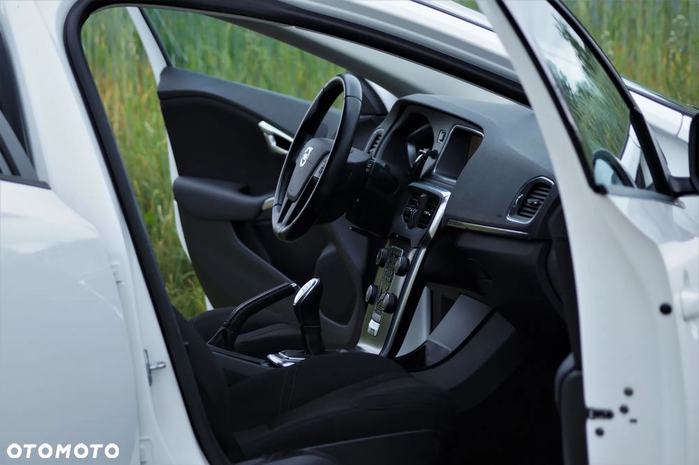 Volvo V40 - 24