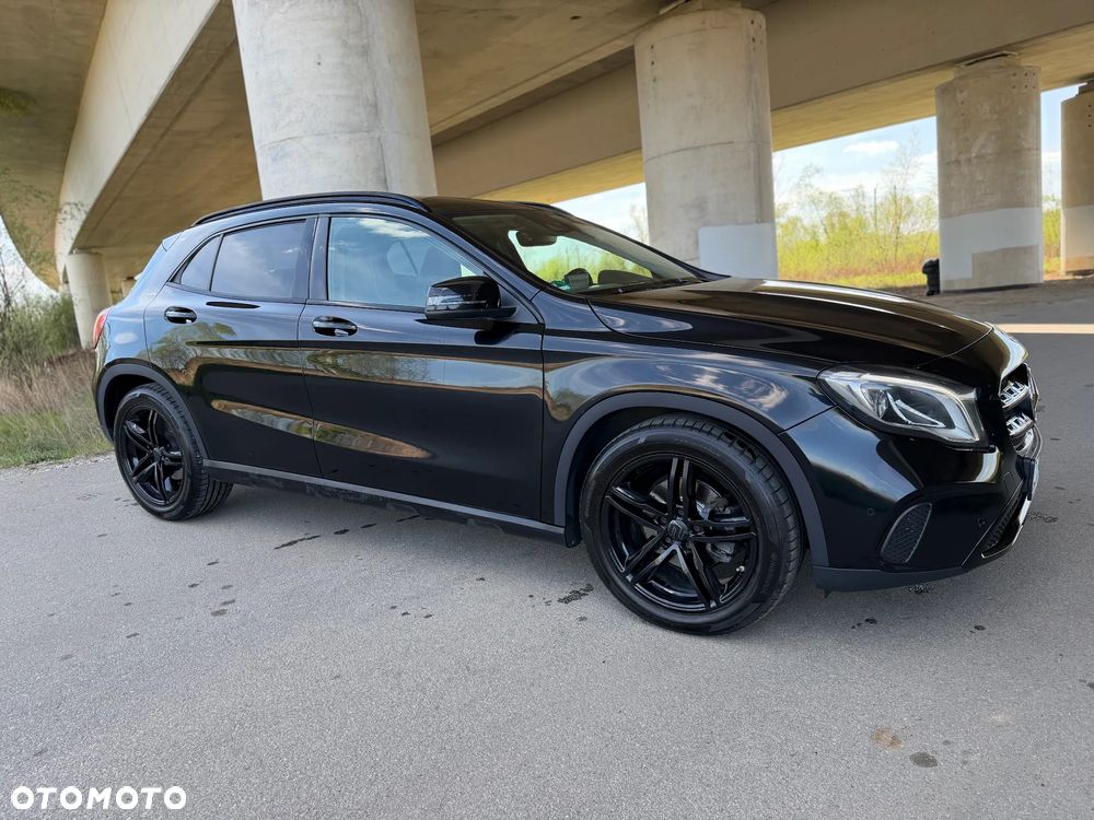 Mercedes-Benz GLA 220 d AMG Line - 4
