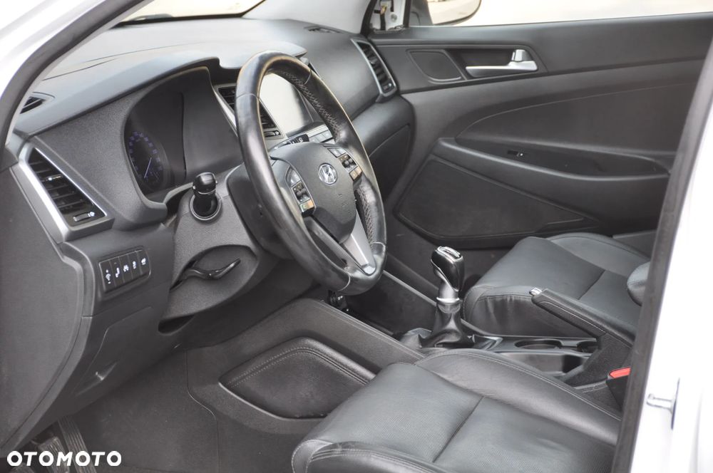 Hyundai Tucson 2.0 CRDi 2WD Trend - 27
