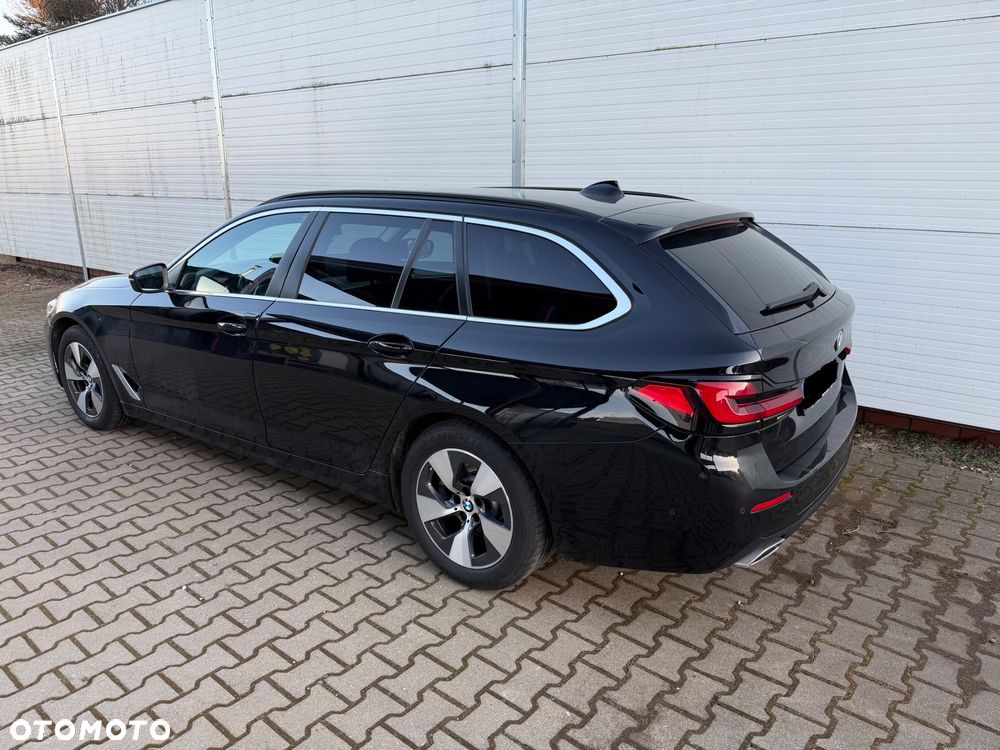 BMW Seria 5 520d xDrive Sport - 3