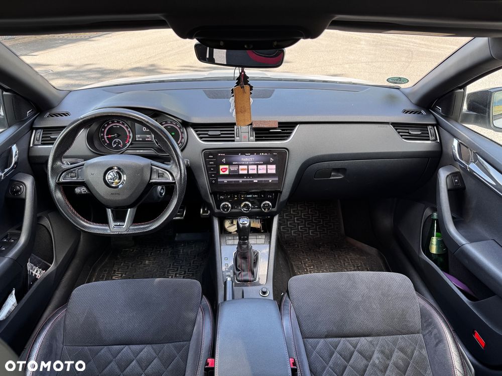 Skoda Octavia 2.0 TDI DSG RS - 9