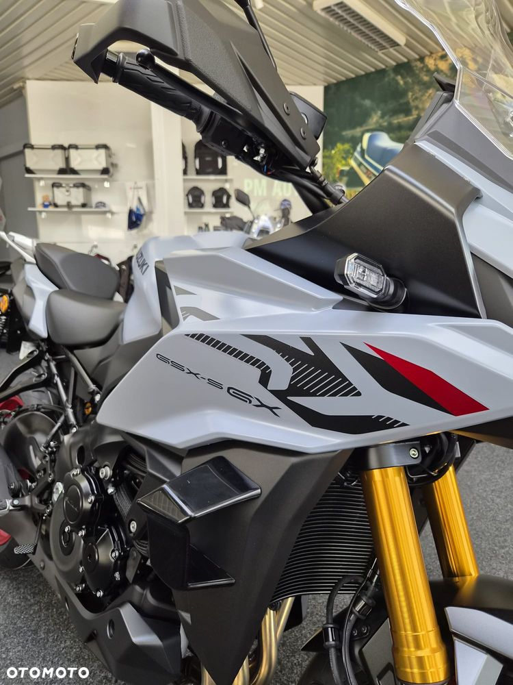 Suzuki GSX 1000 - 15