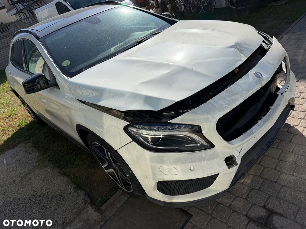 Mercedes-Benz GLA 220 CDI 7G-DCT AMG Line - 4
