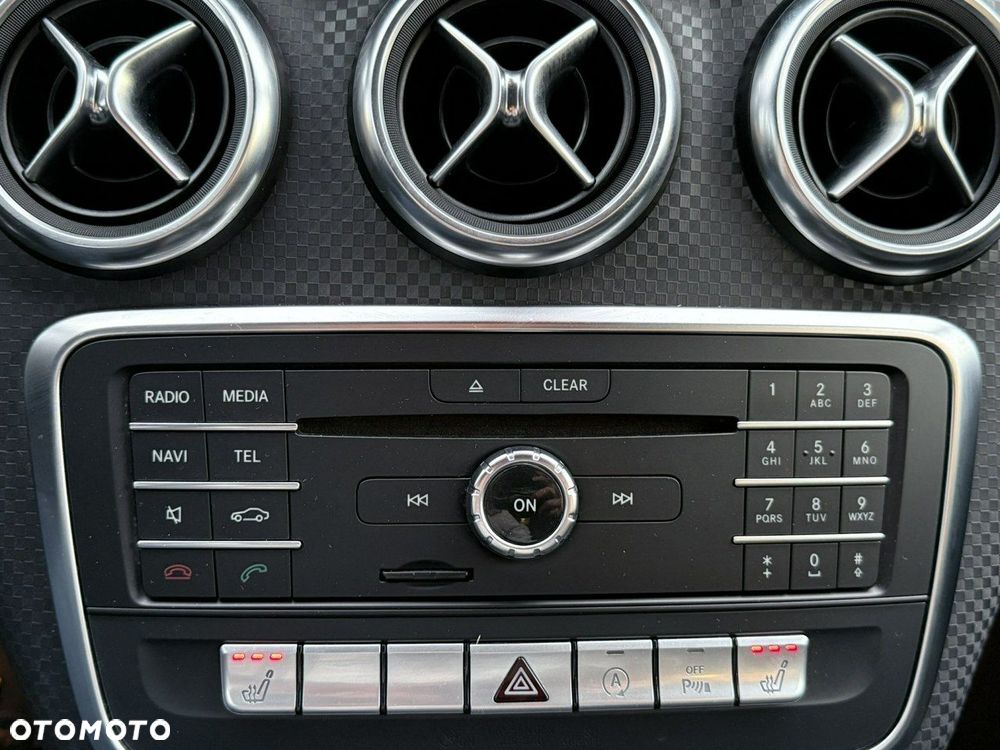 Mercedes-Benz Klasa A 180 (BlueEFFICIENCY) Urban - 25