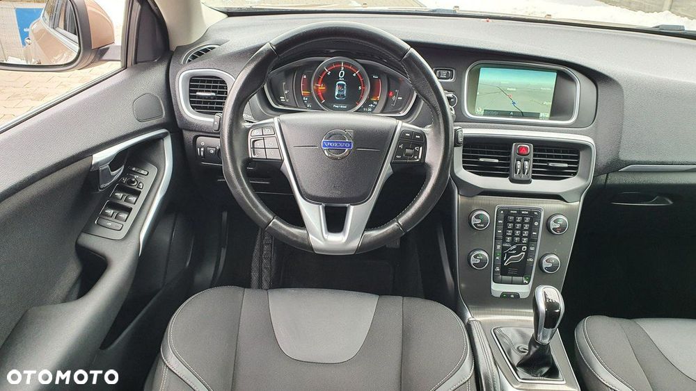 Volvo V40 D2 Momentum - 17