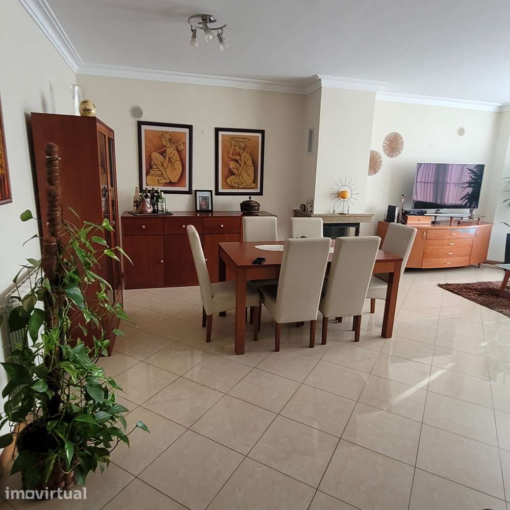 Vende-se Moradia Germinada nas Quintinhas - Charneca da Caparica - Grande imagem: 2/16
