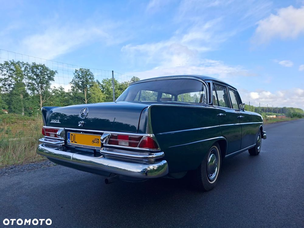 Mercedes-Benz W111 - 8